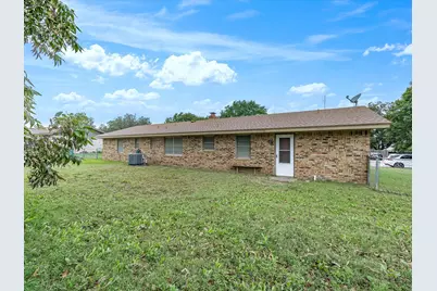 1207 Zahara Street, Bowie, TX 76230 - Photo 32