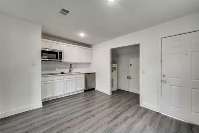 3712 Knox Street, Fort Worth, TX 76119 - Photo 8