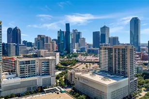 2408 Victory Park Ln, Dallas, TX 75219 - Photo 2