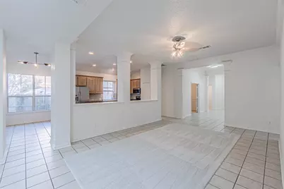 620 Gwyndellons Lane, Grand Prairie, TX 75052 - Photo 8