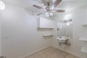 620 Gwyndellons Ln, Grand Prairie, TX 75052 - Photo 28