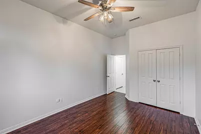 620 Gwyndellons Lane, Grand Prairie, TX 75052 - Photo 22