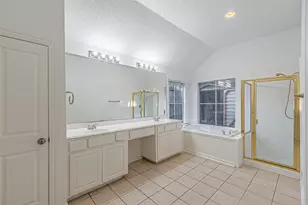 620 Gwyndellons Ln, Grand Prairie, TX 75052 - Photo 16