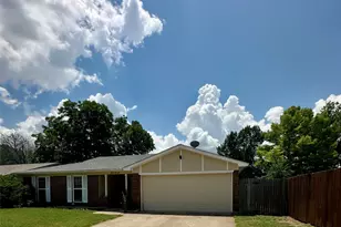 6524 Blue Grass Dr, Watauga, TX 76148 - Photo 2