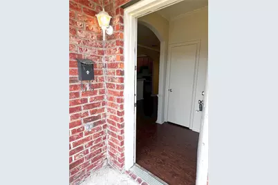 725 Kingston Drive, Grand Prairie, TX 75051 - Photo 2