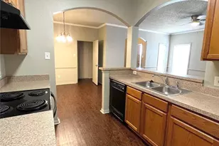 725 Kingston Dr, Grand Prairie, TX 75051 - Photo 8