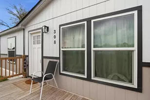 308 Largo St, Bonham, TX 75418 - Photo 10