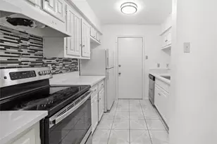 334 Valley Park Dr, Garland, TX 75043 - Photo 2