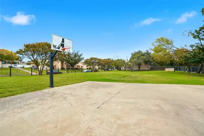 334 Valley Park Drive, Garland, TX 75043 - Photo 34