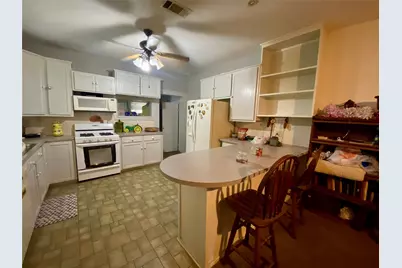 407 E Main Street, Whitesboro, TX 76273 - Photo 8