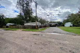 407 E Main St, Whitesboro, TX 76273 - Photo 18