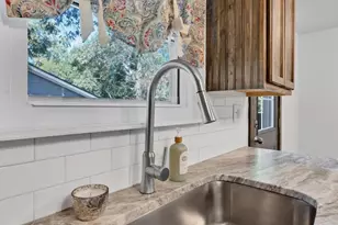 5011 Beverly Dr, Beverly Hills, TX 76711 - Photo 12