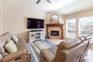 3940 Hollow Lake Rd, Fort Worth, TX 76262 - Photo 6