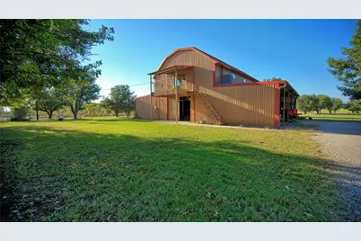 712 Front Street, Sunset, TX 76270 - Photo 2