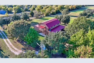 712 Front Street, Sunset, TX 76270 - Photo 6