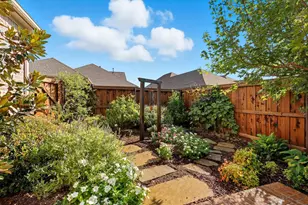 4815 Beaver Creek Dr, Arlington, TX 76005 - Photo 2