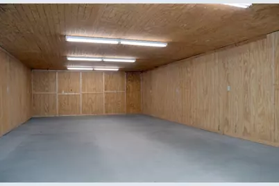 707 E Avenue C, Valley Mills, TX 76689 - Photo 4