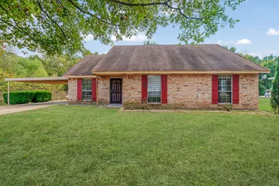 302 Cripple Creek, Powderly, TX 75473 - Photo 2