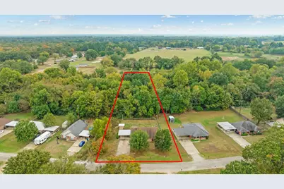 302 Cripple Creek, Powderly, TX 75473 - Photo 4