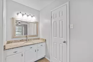 5726 Marvin Loving Dr, Garland, TX 75043 - Photo 26