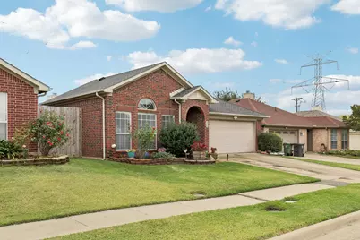 834 Ponselle Drive, Arlington, TX 76001 - Photo 2