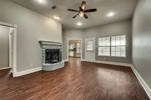 728 Nicole Dr, Burleson, TX 76028 - Photo 2