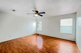 732 NW Meandering Dr, Cedar Hill, TX 75104 - Photo 4