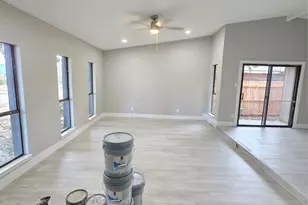 7334 Oakmore Dr, Dallas, TX 75249 - Photo 10