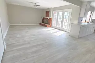 7334 Oakmore Dr, Dallas, TX 75249 - Photo 12