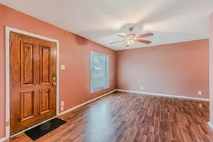 600 NE 11th St, Grand Prairie, TX 75050 - Photo 8