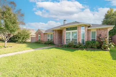 7114 Lo Chalmers Lane, Garland, TX 75043 - Photo 4