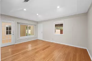 7114 Lo Chalmers Ln, Garland, TX 75043 - Photo 8