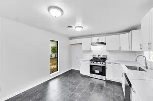 5616 Maceo Ln, Fort Worth, TX 76112 - Photo 6