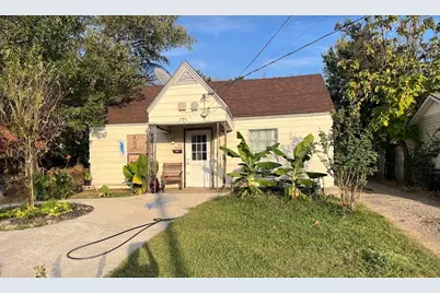 302 N Justin Avenue, Dallas, TX 75211 - Photo 1