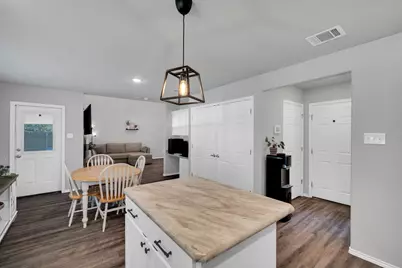 731 E Brown Street, Cleburne, TX 76031 - Photo 14