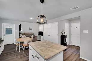 731 E Brown St, Cleburne, TX 76031 - Photo 14