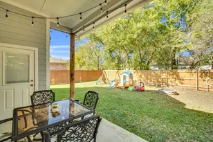 731 E Brown St, Cleburne, TX 76031 - Photo 32