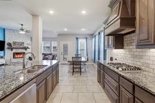 1112 Bear Oak Dr, Burleson, TX 76028 - Photo 4