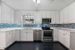 1405 Briarwood Blvd, Arlington, TX 76013 - Photo 10