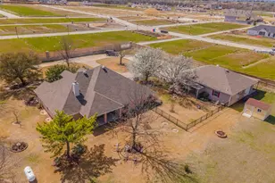 11621 Willow Springs Rd, Fort Worth, TX 76052 - Photo 2