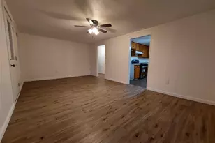 606 W Washington Ave, Whitney, TX 76692 - Photo 4