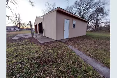 606 W Washington Avenue, Whitney, TX 76692 - Photo 16