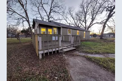 606 W Washington Avenue, Whitney, TX 76692 - Photo 20