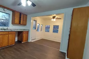 606 W Washington Ave, Whitney, TX 76692 - Photo 6