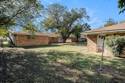 312 Stroud Street, Cleburne, TX 76033 - Photo 22