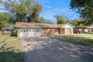 312 Stroud St, Cleburne, TX 76033 - Photo 2