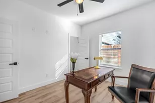 2111 Wright St, Greenville, TX 75401 - Photo 10