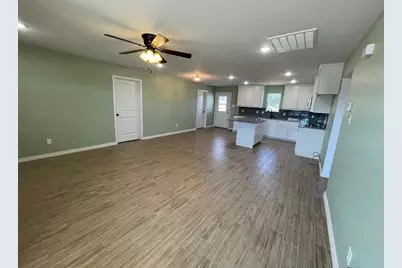 109 Spruce Tree Court, Poolville, TX 76487 - Photo 4