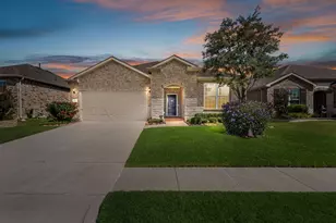 829 Habitat Trl, McKinney, TX 75071 - Photo 2