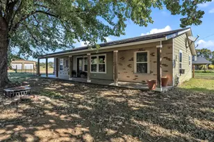 5729 County Rd 402, Grandview, TX 76050 - Photo 2